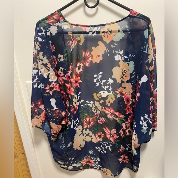 2 for $12 💖 Floral Kimono Cover Up - Picture 4 of 4